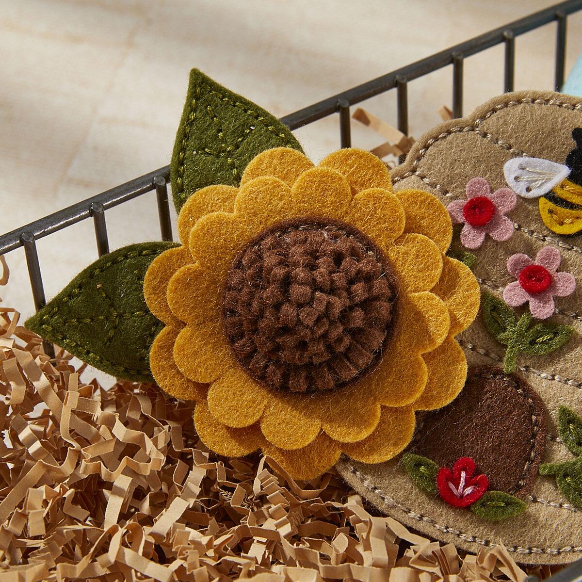 Spellbinders Felt Sunflower Bloom Etched Dies from the Summer Felt Stitch & Create Collection by Nichol Spohr - Spellbinders - 5